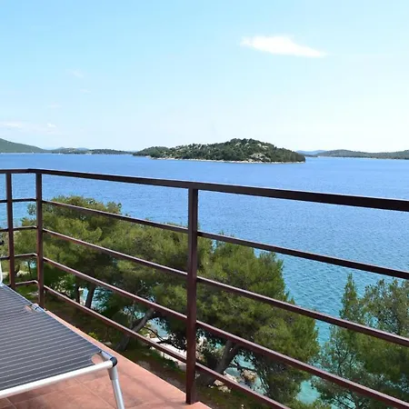 Romana - Seafront * Tisno