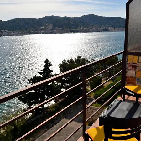Romana - Seafront Διαμέρισμα Tisno